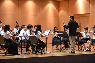 タイ 音楽学校 バンコク 弦楽器 バイオリン.jpg
